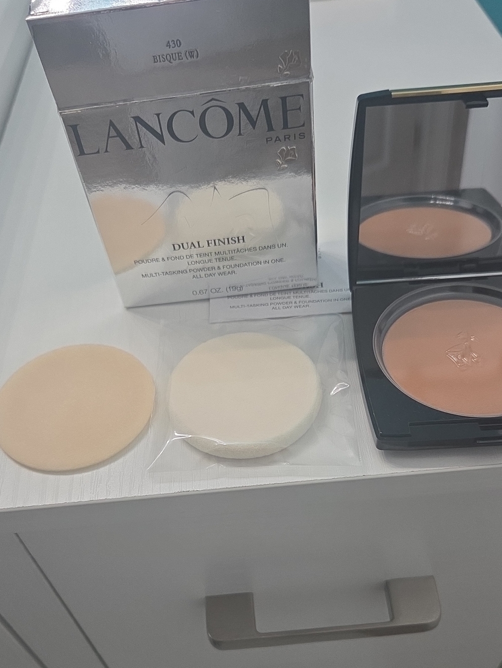 Lancôme Dual Finish Powder/Foundation Compact in Bisque (430) - Black Case
